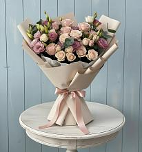 Букет бодрость в Краснотурьинске Букет цветов из:  Розы и Лизиантусы в Краснотурьинске