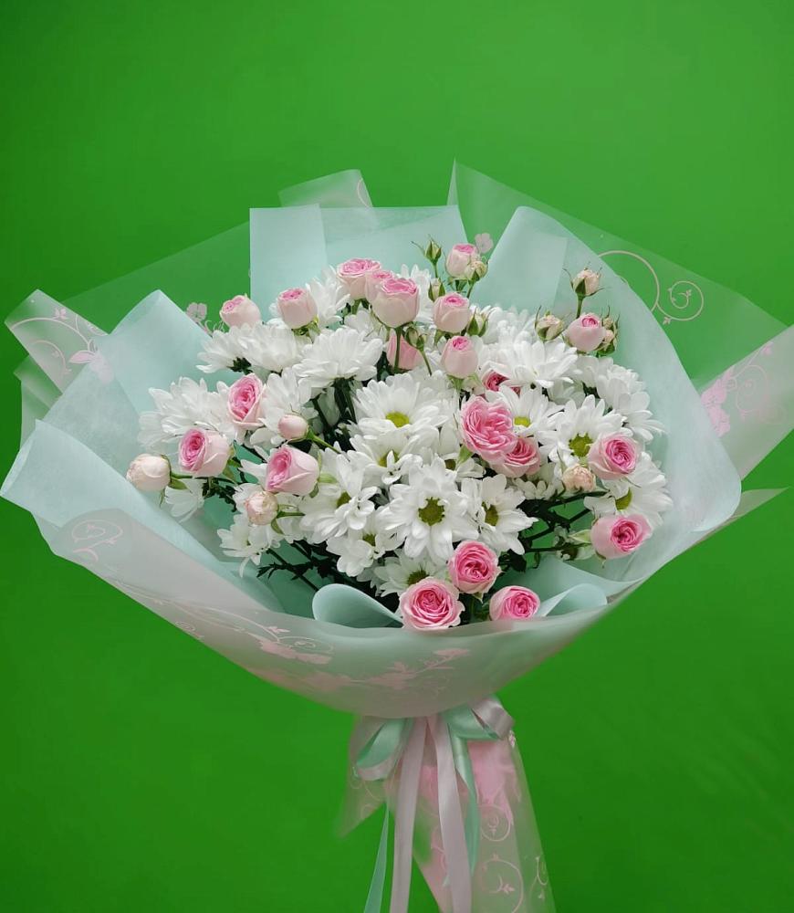 Букет влюбленный романтик в Краснотурьинске Букет цветов из: Розы и Хризантемы в Краснотурьинске