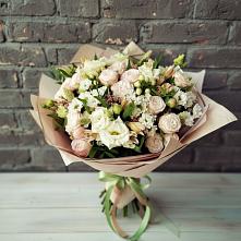 Букет нежное ассорти в Краснотурьинске Букет цветов из:  Альстромерии, Розы и Хризантемы в Краснотурьинске