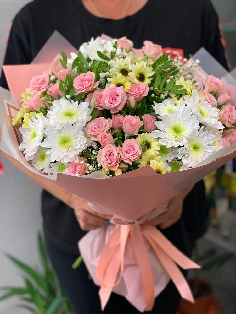 Букет цветов из: Розы и Хризантемы в Краснотурьинске