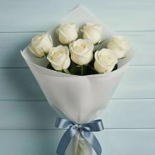 7 Белых роз Эдлесс Лав в Краснотурьинске Букет 7 Белых роз Эдлесс Лав в Краснотурьинске