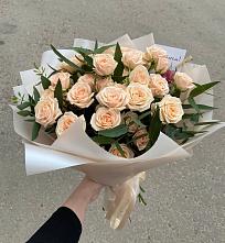 Букет Кремовые розы Латте в Краснотурьинске