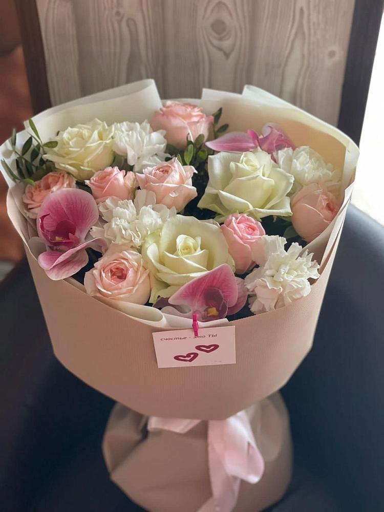 Букет ноктюрн в Краснотурьинске Букет цветов из: Орхидеи, Розы и Гвоздики в Краснотурьинске