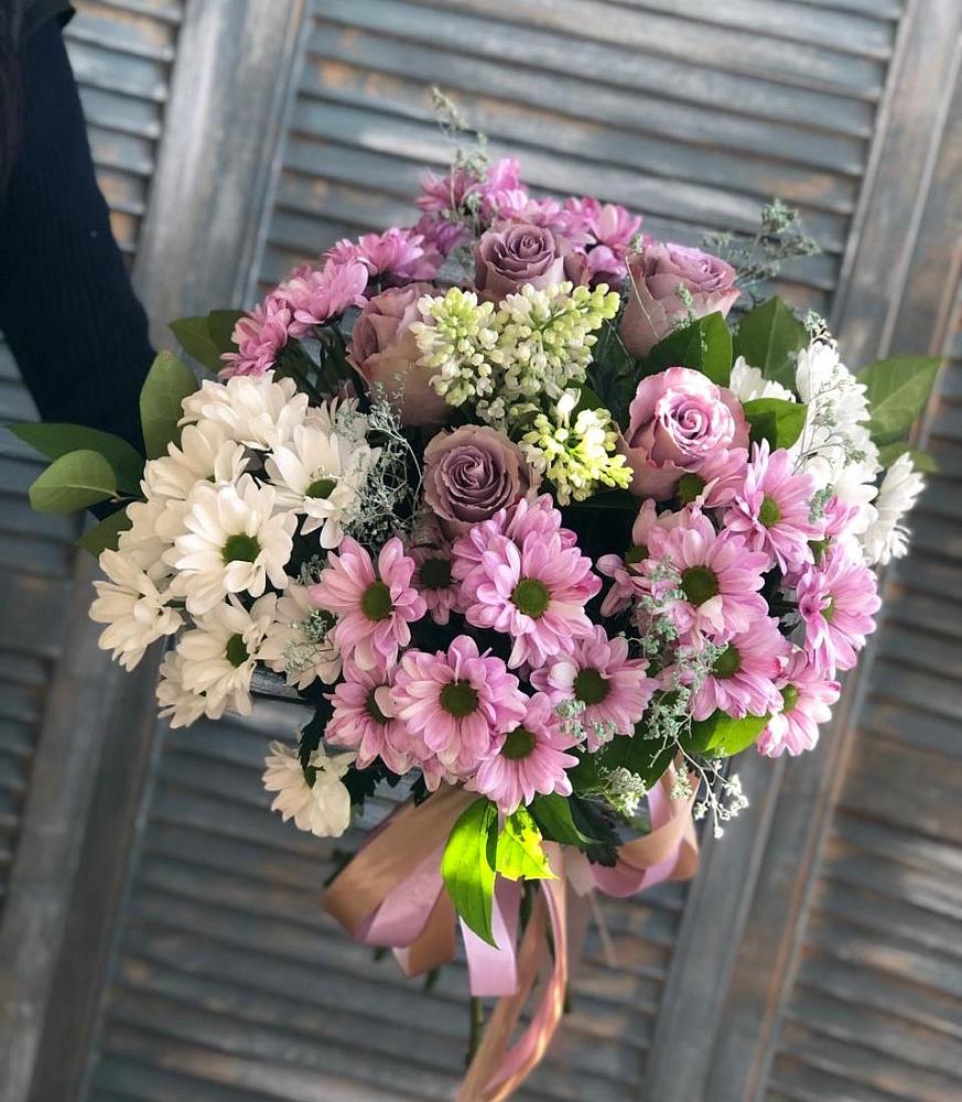 Букет Цветочный шарм в Краснотурьинске Букет цветов из: Хризантемы и Розы в Краснотурьинске