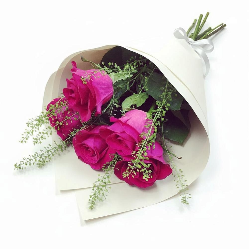 Букет ярко-розовый в Краснотурьинске Букет цветов из: Розы в Краснотурьинске