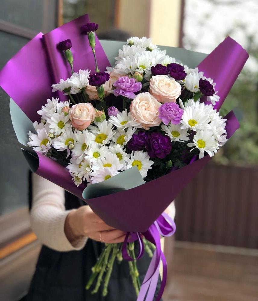 Букет фиолетовый сад в Краснотурьинске Букет цветов из: Хризантемы, Гвоздики и Розы в Краснотурьинске