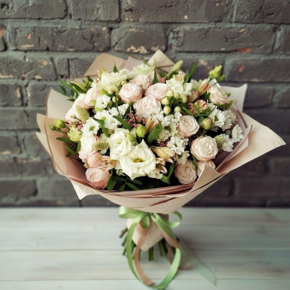 Букет нежное ассорти в Краснотурьинске Букет цветов из: Альстромерии, Розы и Хризантемы в Краснотурьинске