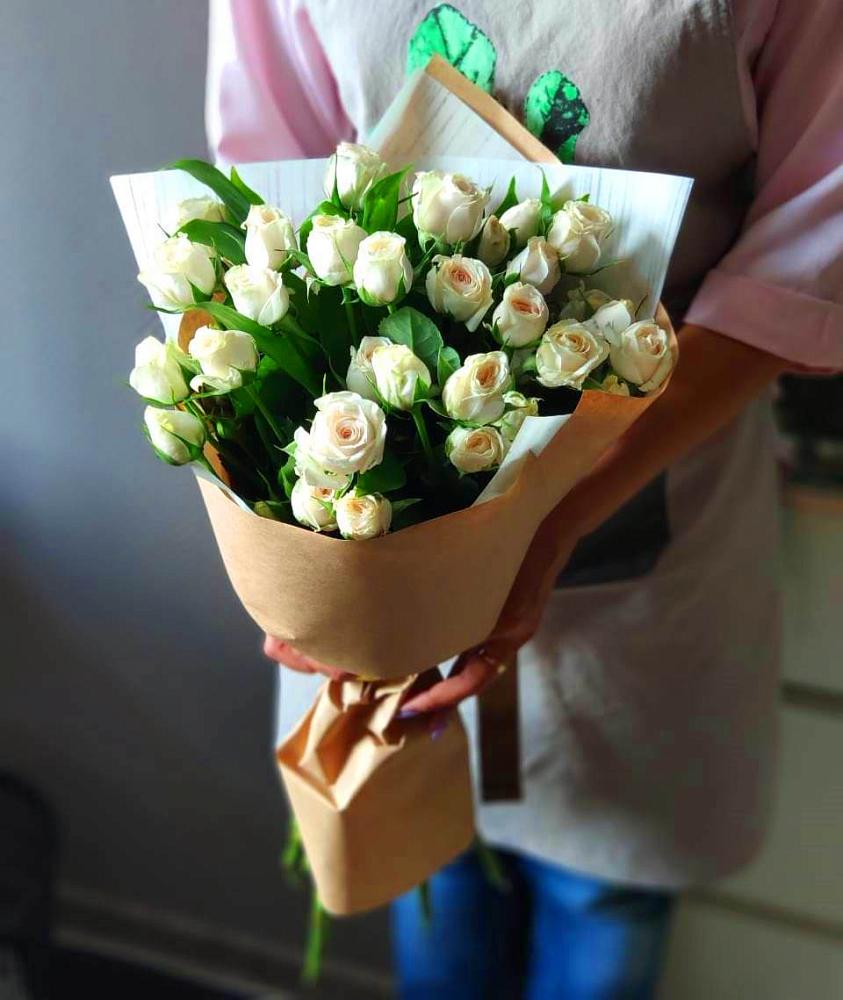 Букет хорошее настроение в Краснотурьинске Букет цветов из: Розы в Краснотурьинске