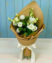 Букет цветов из:  Хризантемы и Лизиантусы в Краснотурьинске