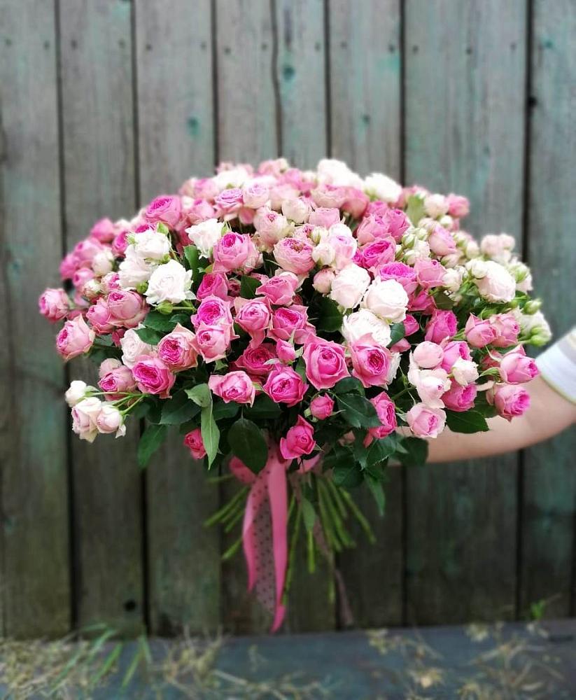 Розовые кустовые розы Натали и Лав Лидия в Краснотурьинске Букет Розовые кустовые розы Натали и Лав Лидия в Краснотурьинске